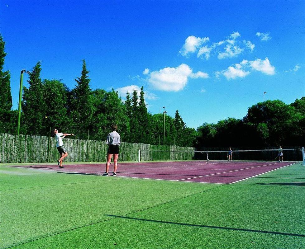 El Mouradi Gammarth Hotell Eksteriør bilde Tennis at the University of Roehampton