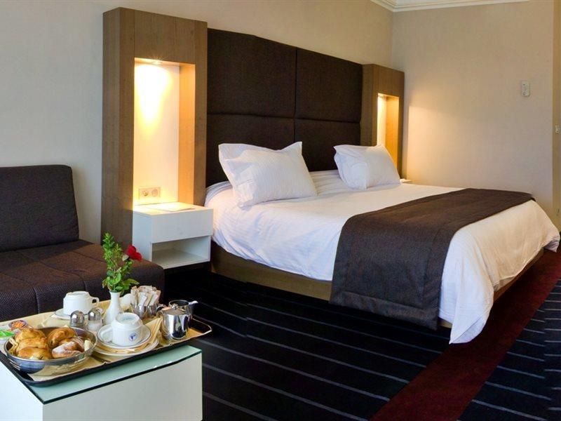 El Mouradi Gammarth Hotell Eksteriør bilde A room at the hotel