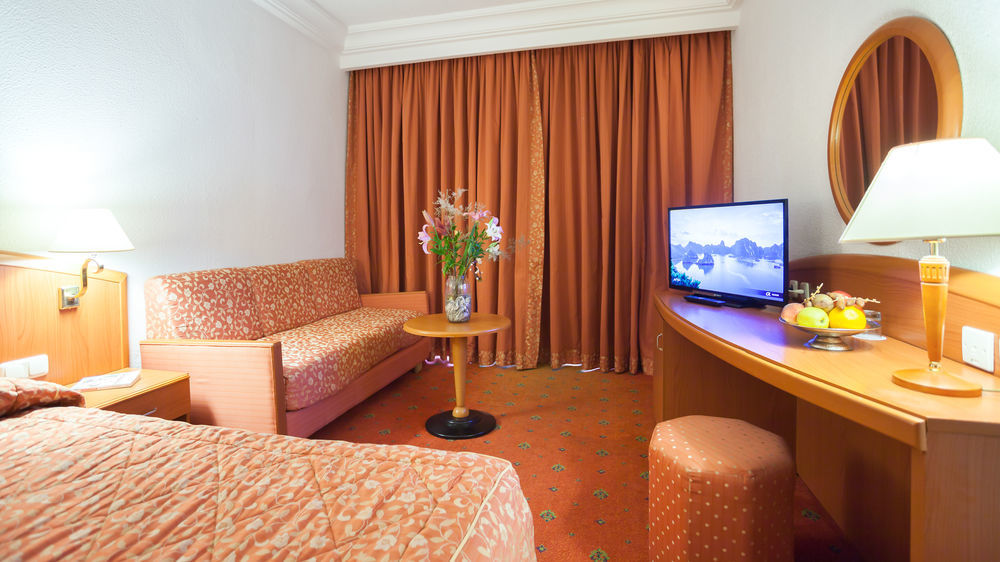 El Mouradi Gammarth Hotell Eksteriør bilde A room at the hotel
