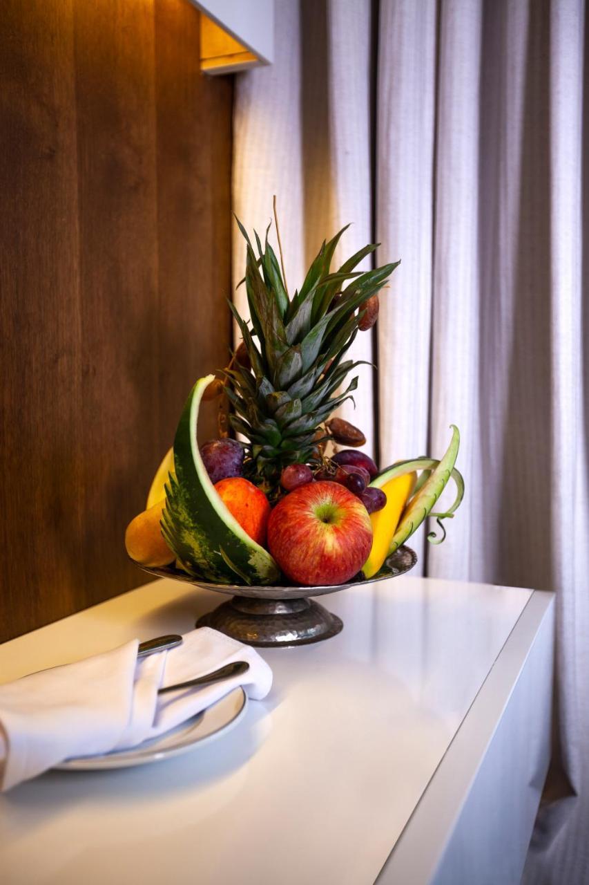 El Mouradi Gammarth Hotell Eksteriør bilde Fruit platter